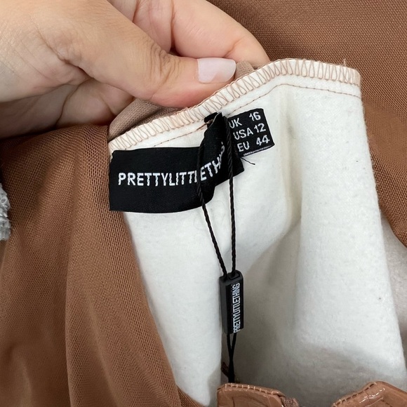 NWT PrettyLittleThing Top shape Club Party Crocodile one shoulder underbust - Picture 9 of 10